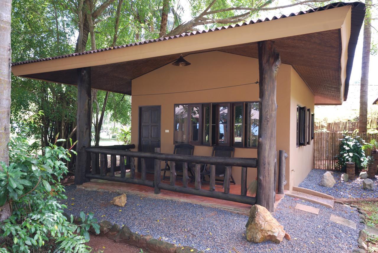 Melina Beach Front Bungalows Tha Lane Bay Экстерьер фото