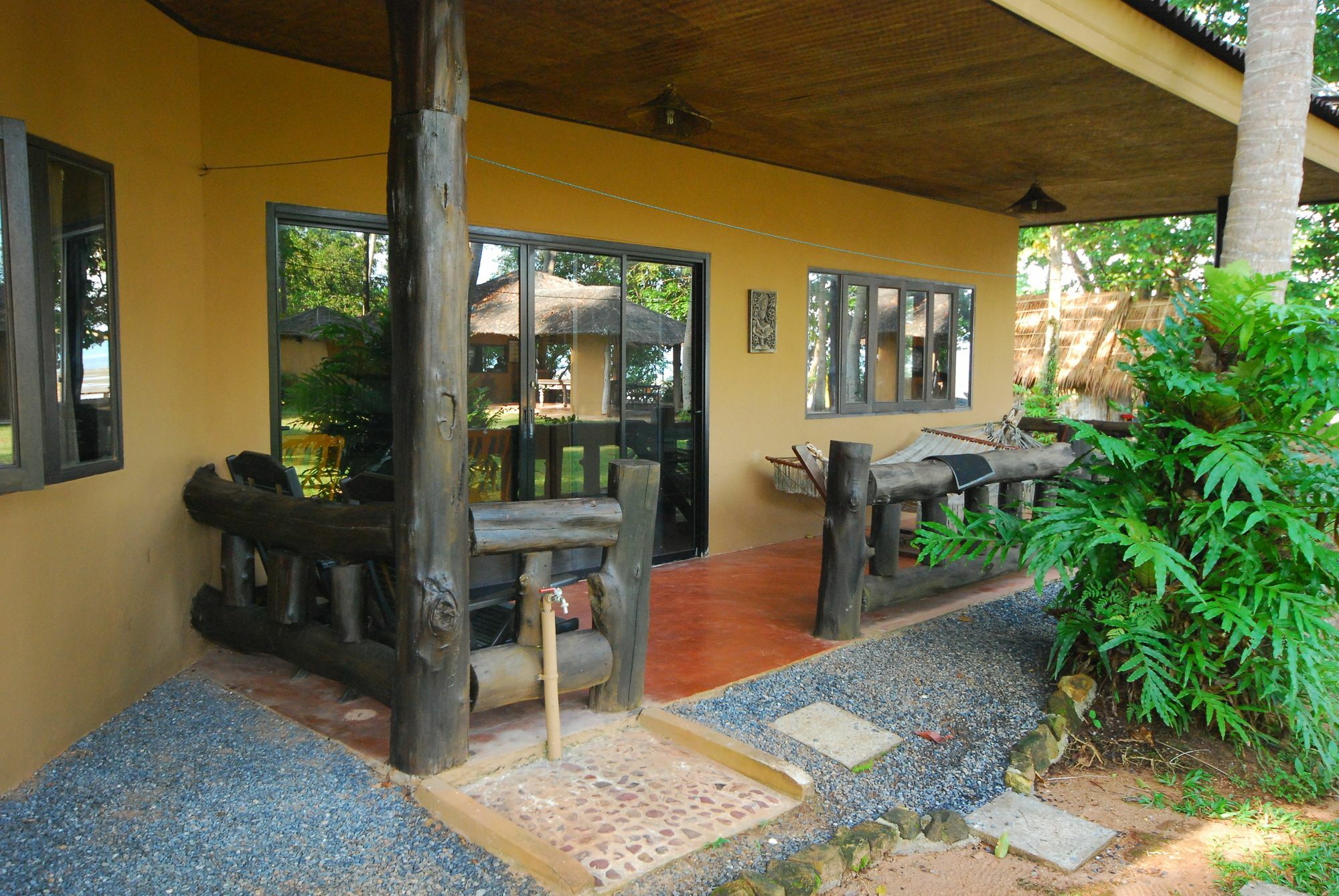 Melina Beach Front Bungalows Tha Lane Bay Экстерьер фото